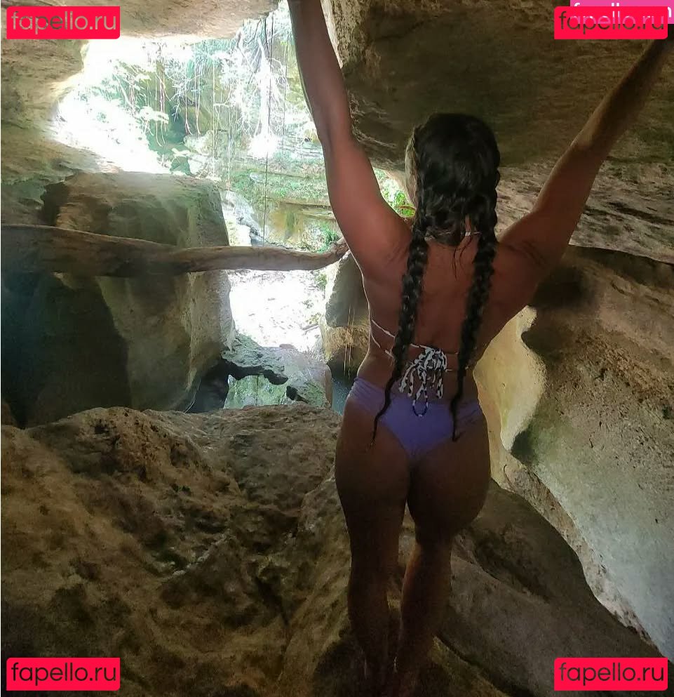 Kellie Delka Nude Onlyfans Photo 11