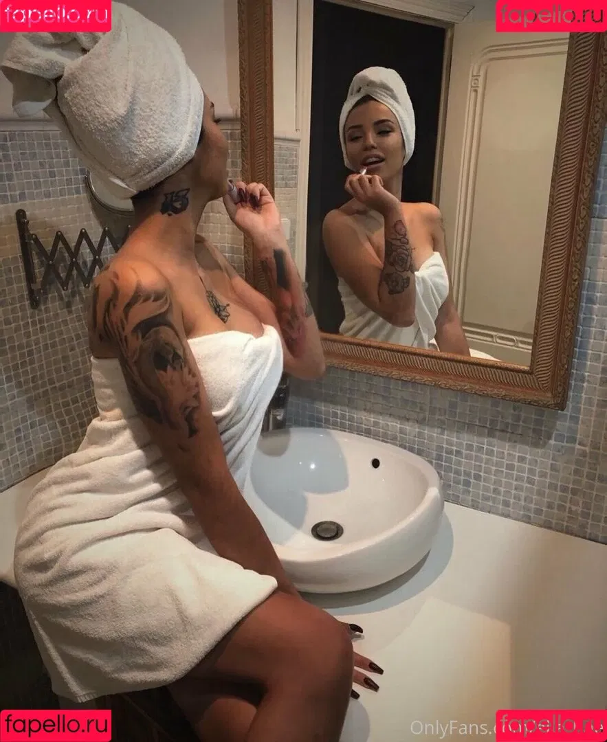 ameliereve7 Onlyfans Photo Gallery 