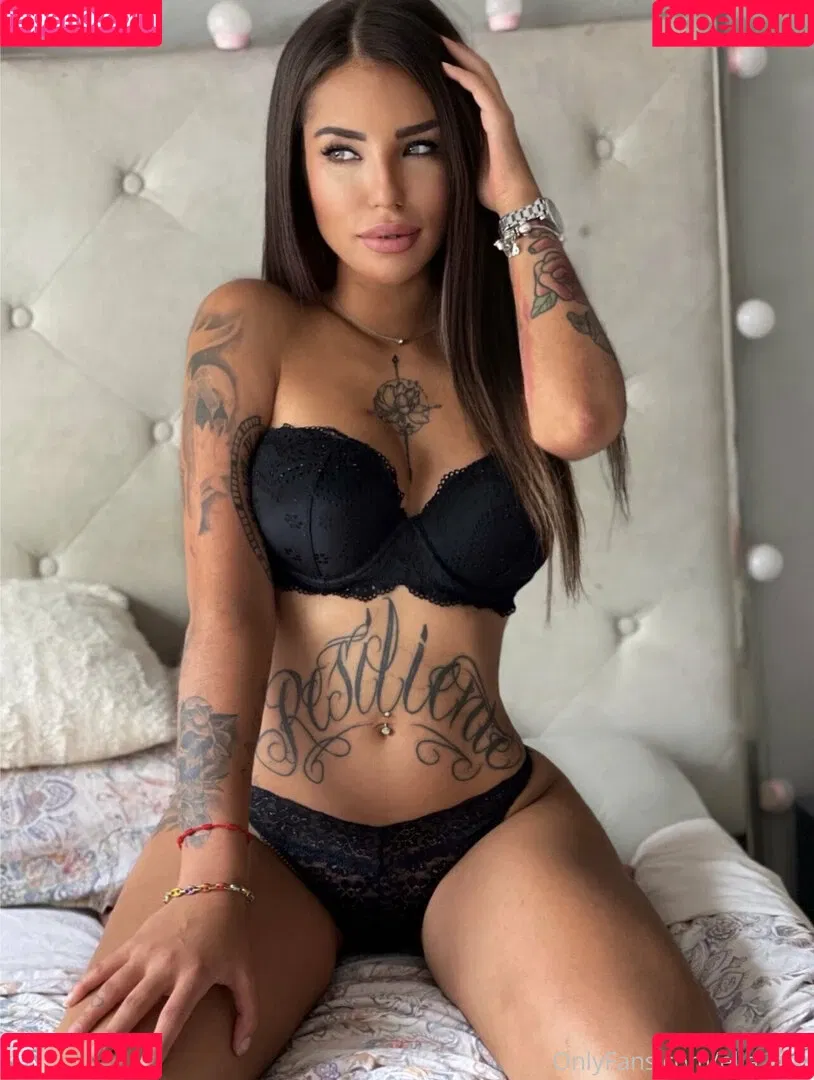 ameliereve7 Onlyfans Photo Gallery 
