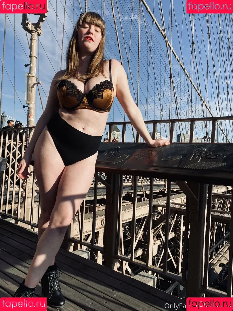 loisplz Onlyfans Photo Gallery 