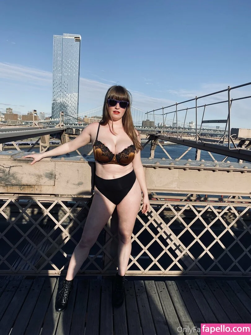 loisplz Onlyfans Photo Gallery 