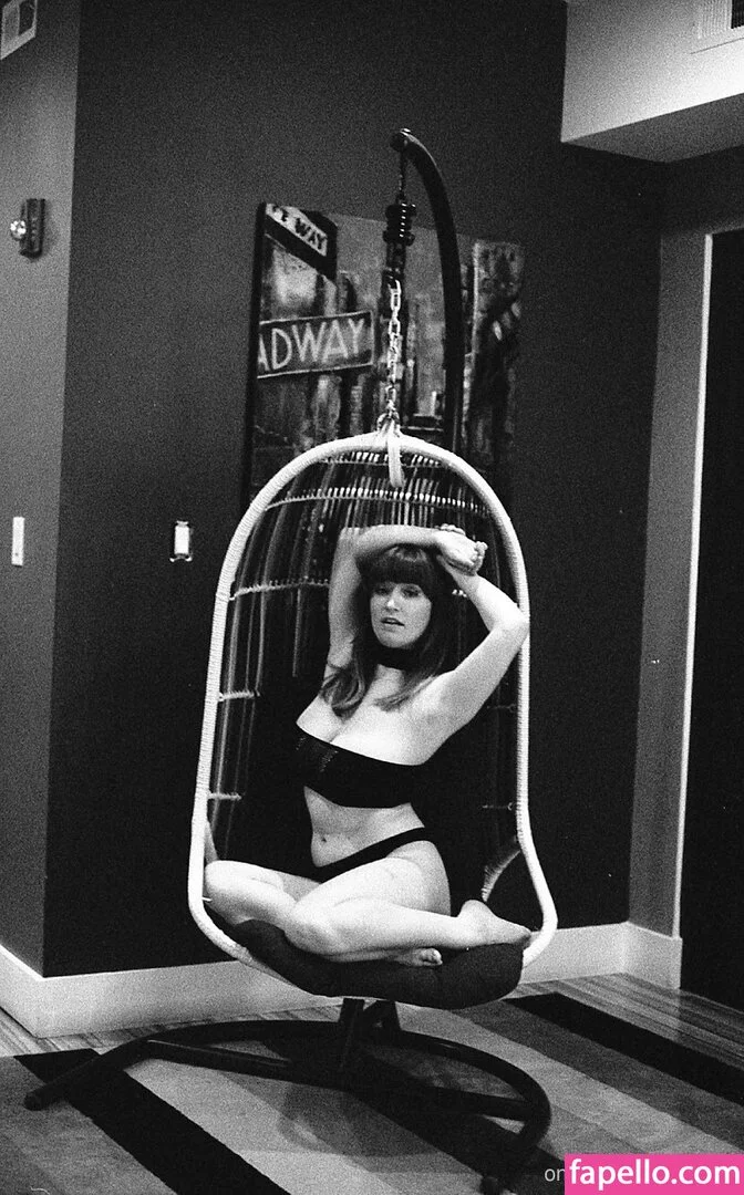 loisplz Onlyfans Photo Gallery 