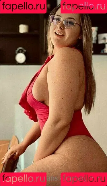 lelymaid Onlyfans Photo Gallery 