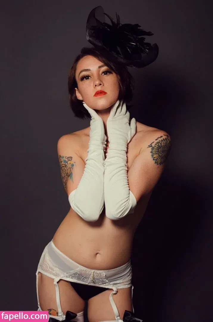 TessV.flo Onlyfans Photo Gallery 