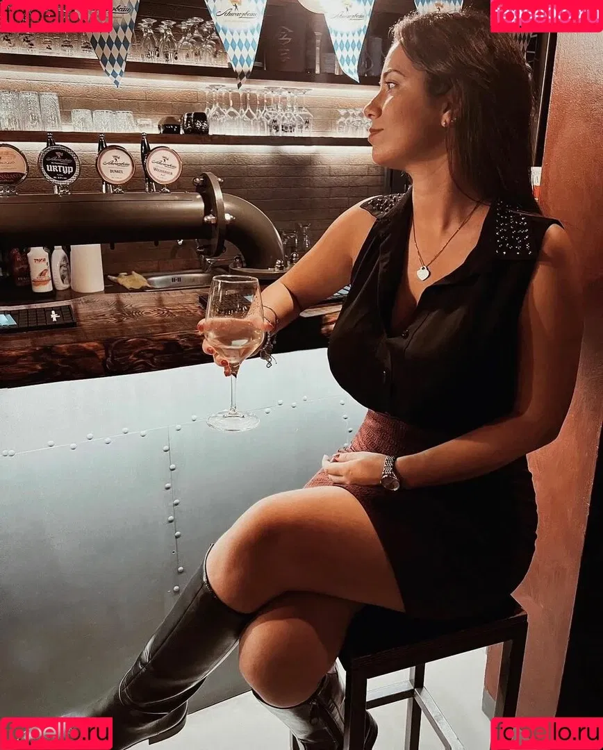 Paola Arena Onlyfans Photo Gallery 