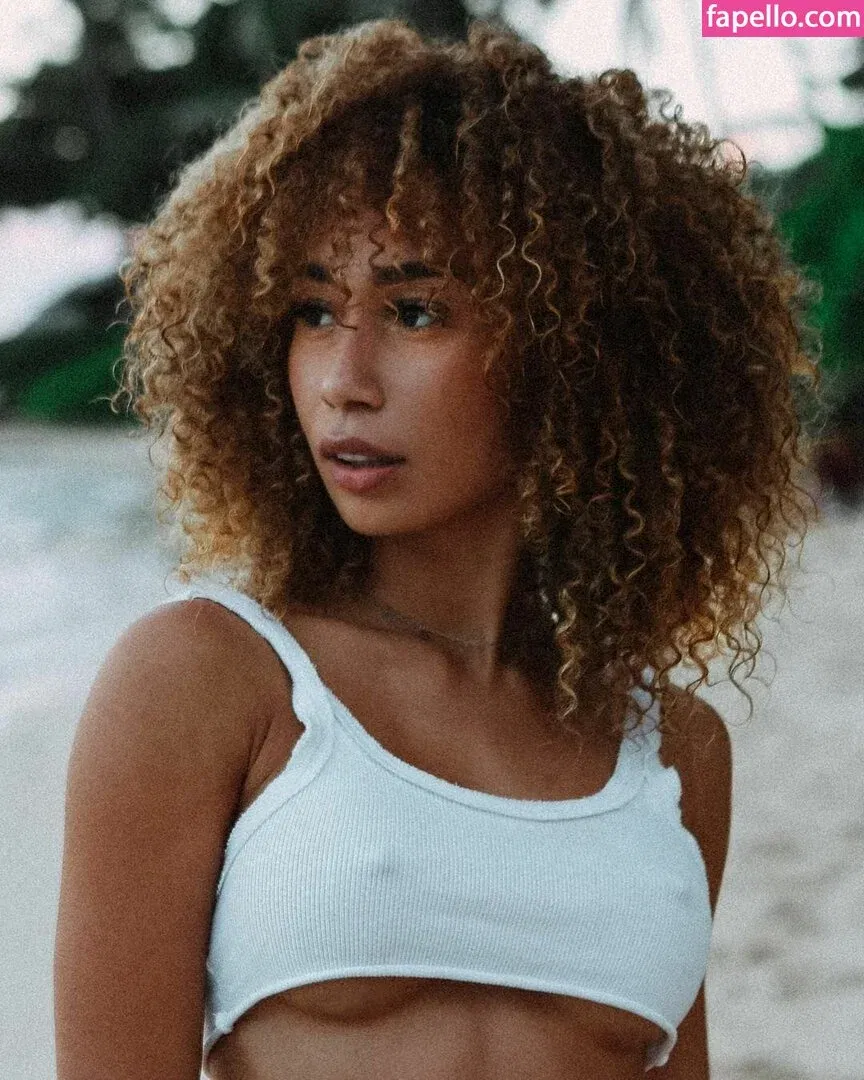 Eva Gutowski Onlyfans Photo Gallery 