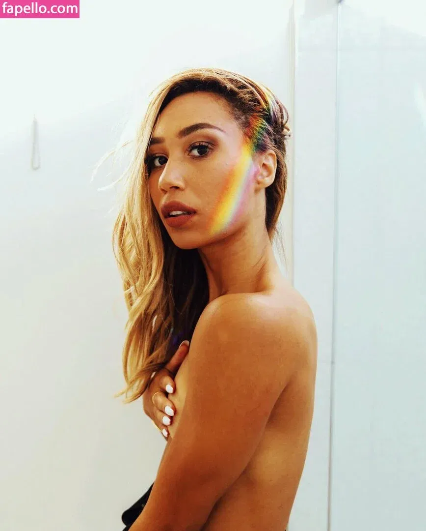 Eva Gutowski Onlyfans Photo Gallery 