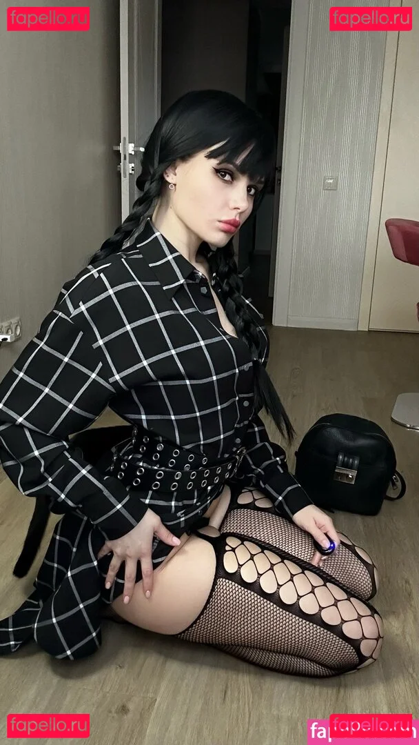 Purple Amelie Onlyfans Photo Gallery 