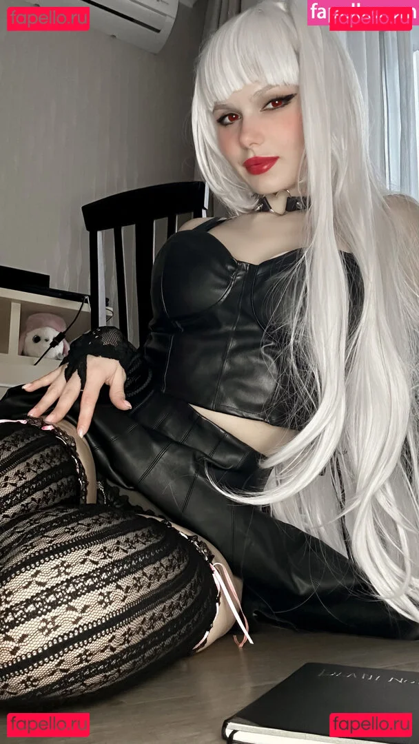 Purple Amelie Onlyfans Photo Gallery 