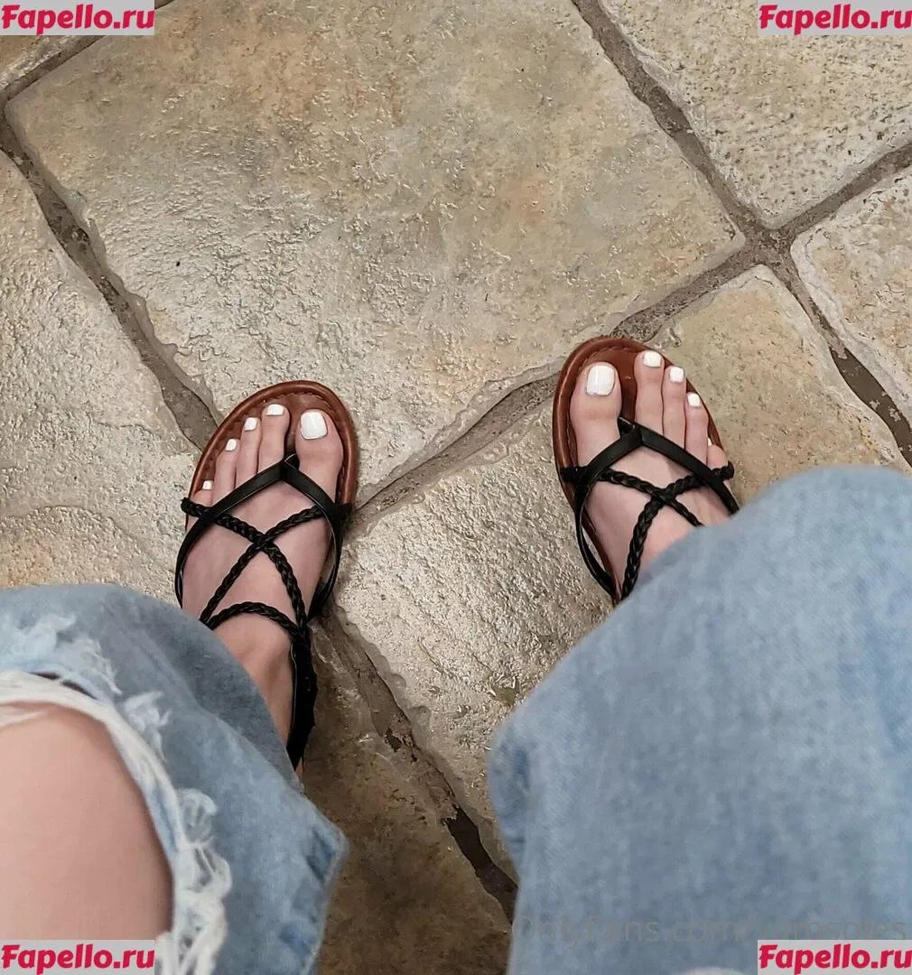 YamSoles Onlyfans Photo Gallery 