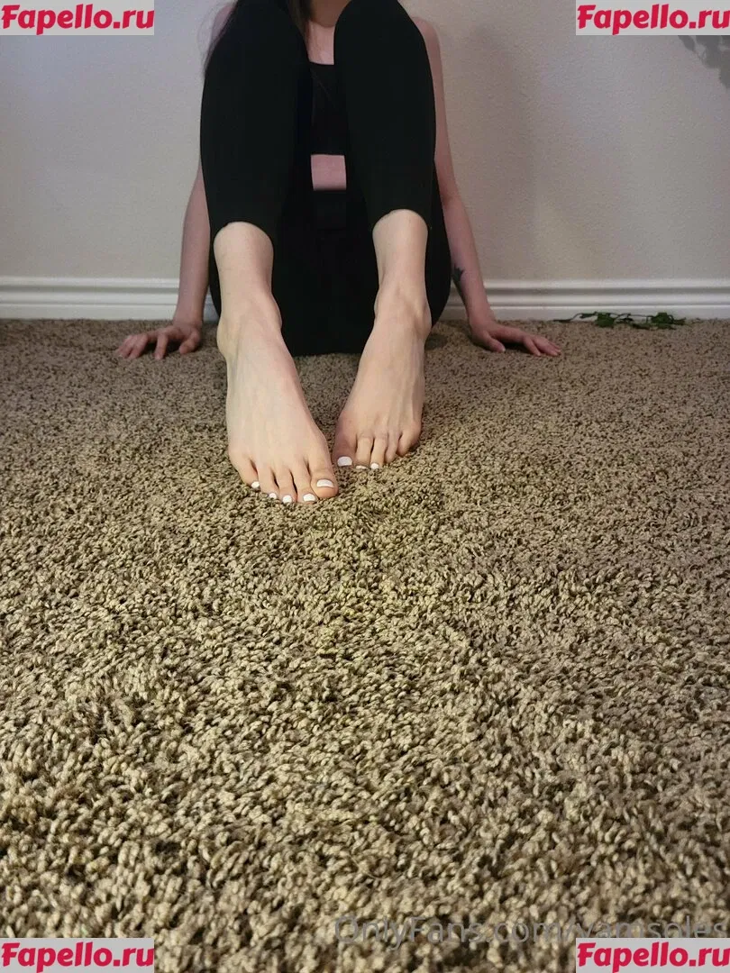 YamSoles Onlyfans Photo Gallery 