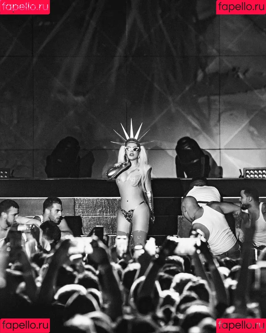 Christina Aguilera Onlyfans Photo Gallery 