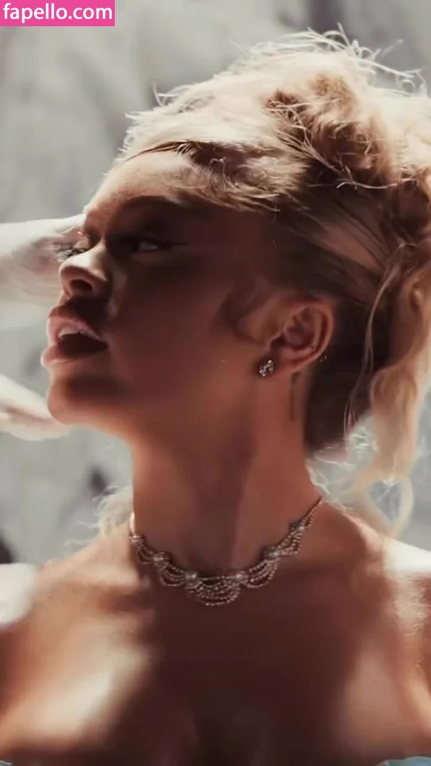 Christina Aguilera Onlyfans Photo Gallery 