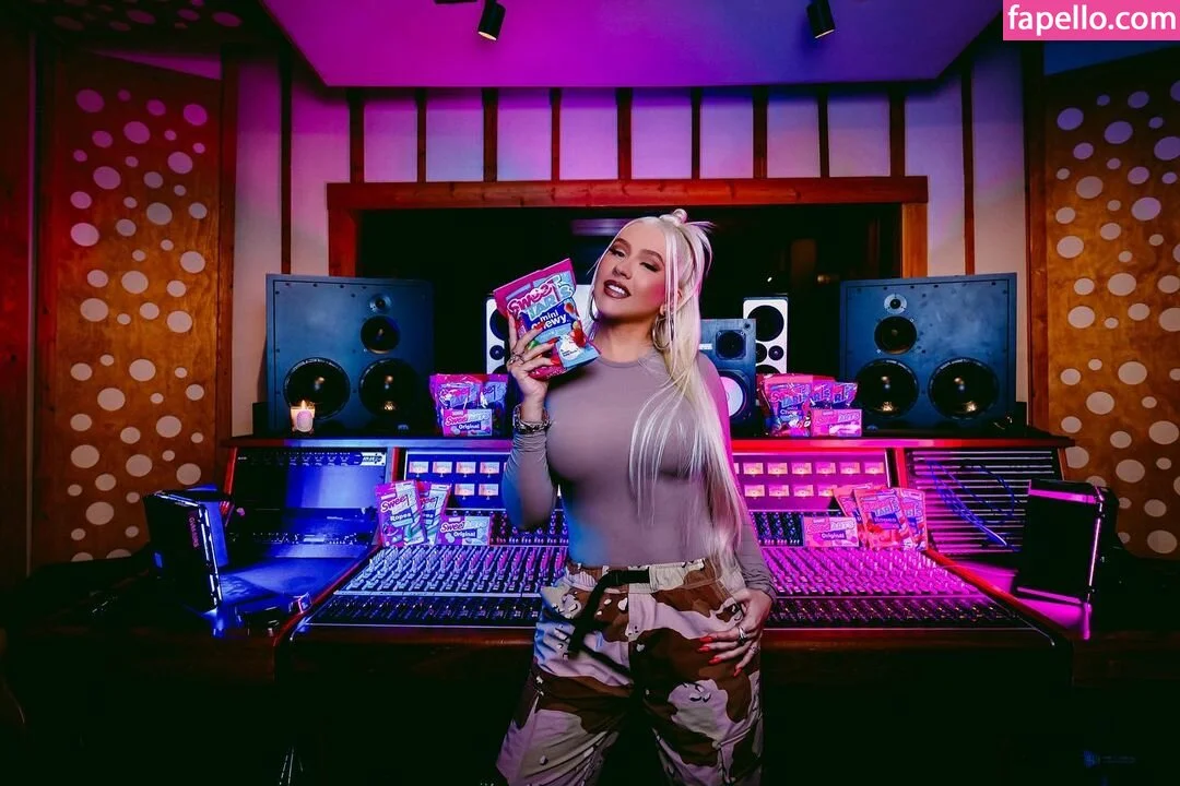 Christina Aguilera Onlyfans Photo Gallery 