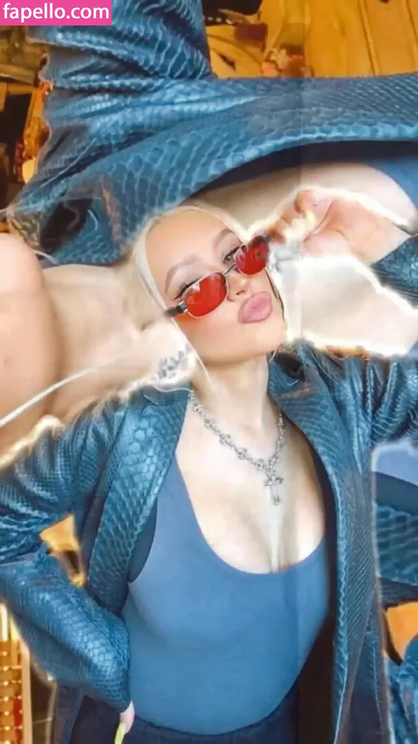 Christina Aguilera Onlyfans Photo Gallery 