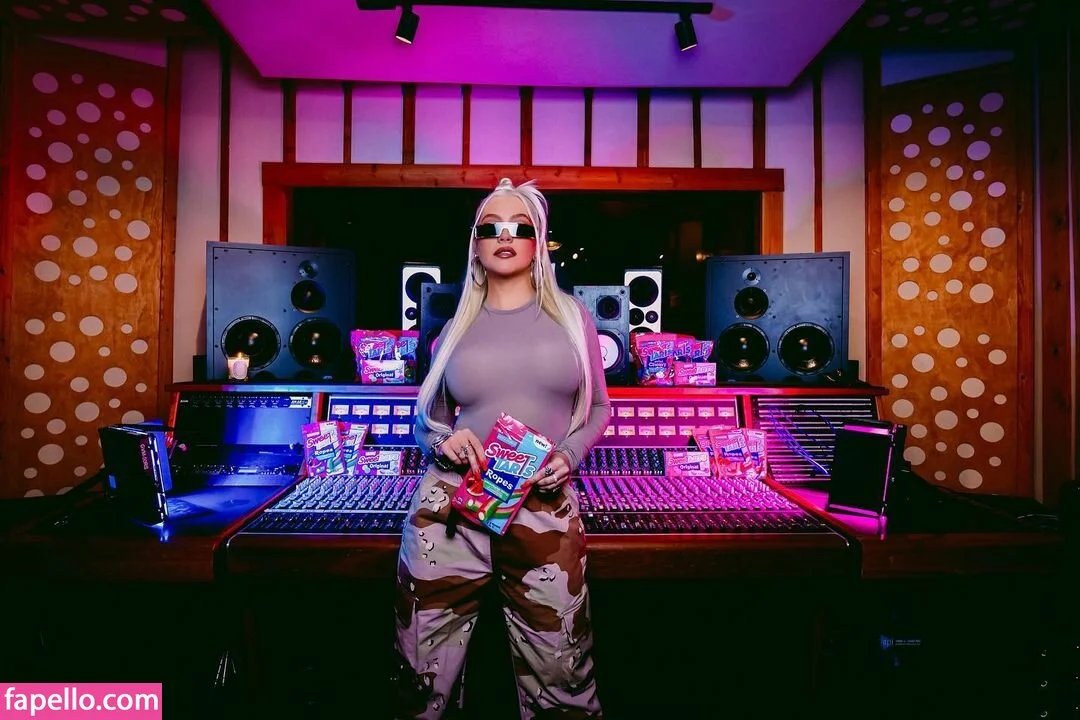 Christina Aguilera Onlyfans Photo Gallery 