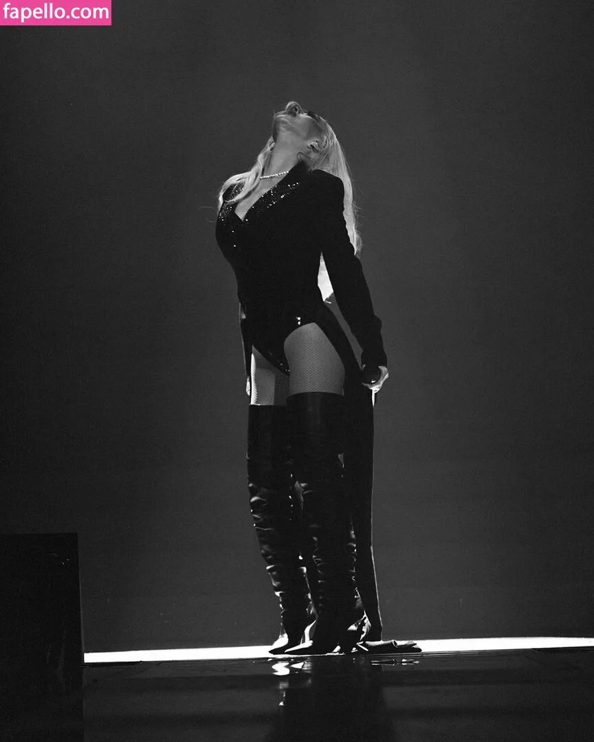 Christina Aguilera Onlyfans Photo Gallery 