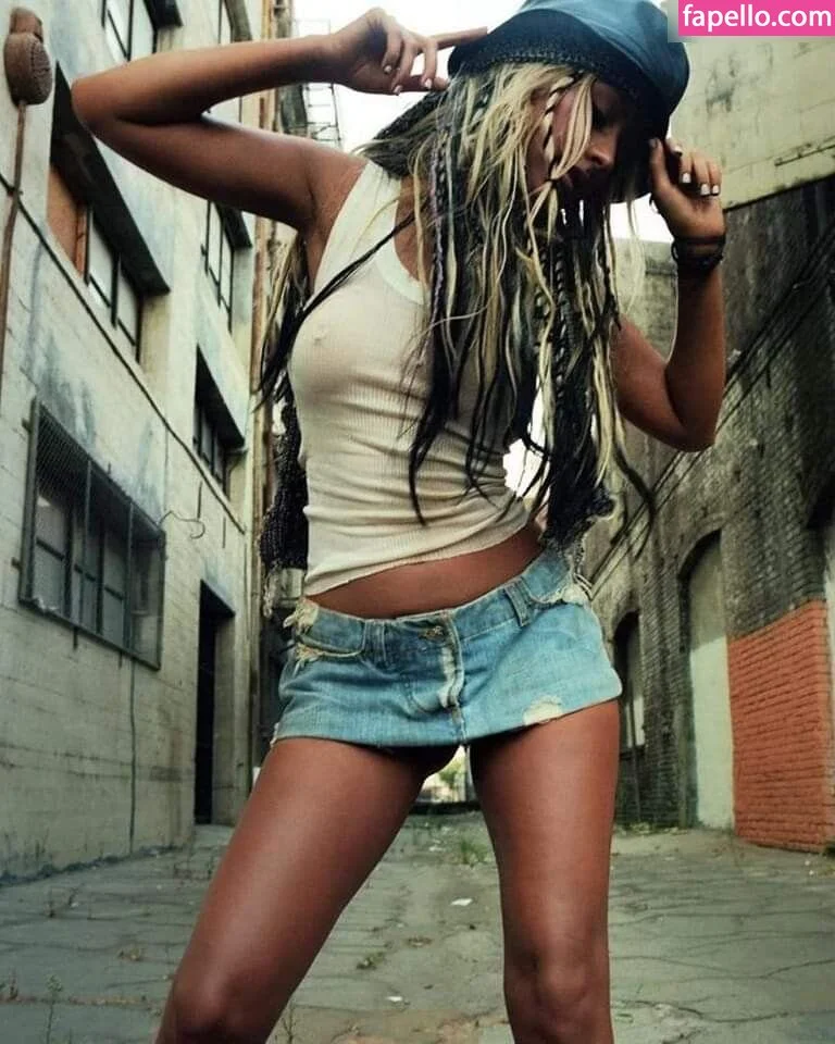 Christina Aguilera Onlyfans Photo Gallery 