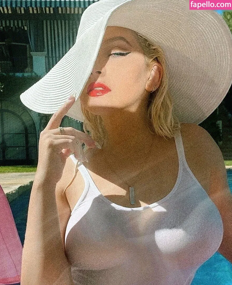 Christina Aguilera Onlyfans Photo Gallery 