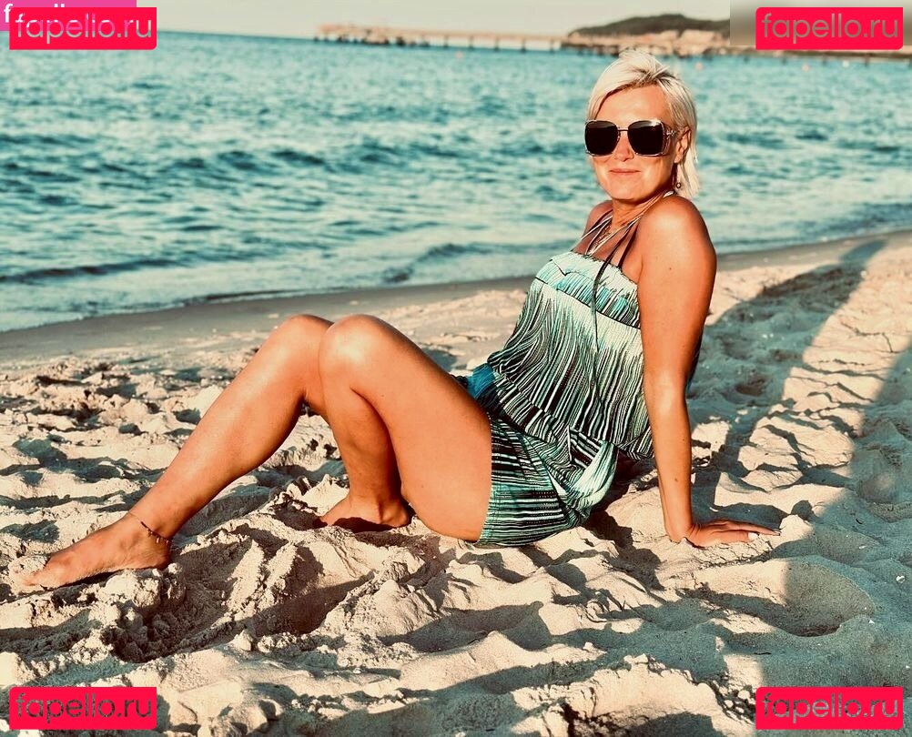 Kamilla Senjo Nude Onlyfans Photo 36