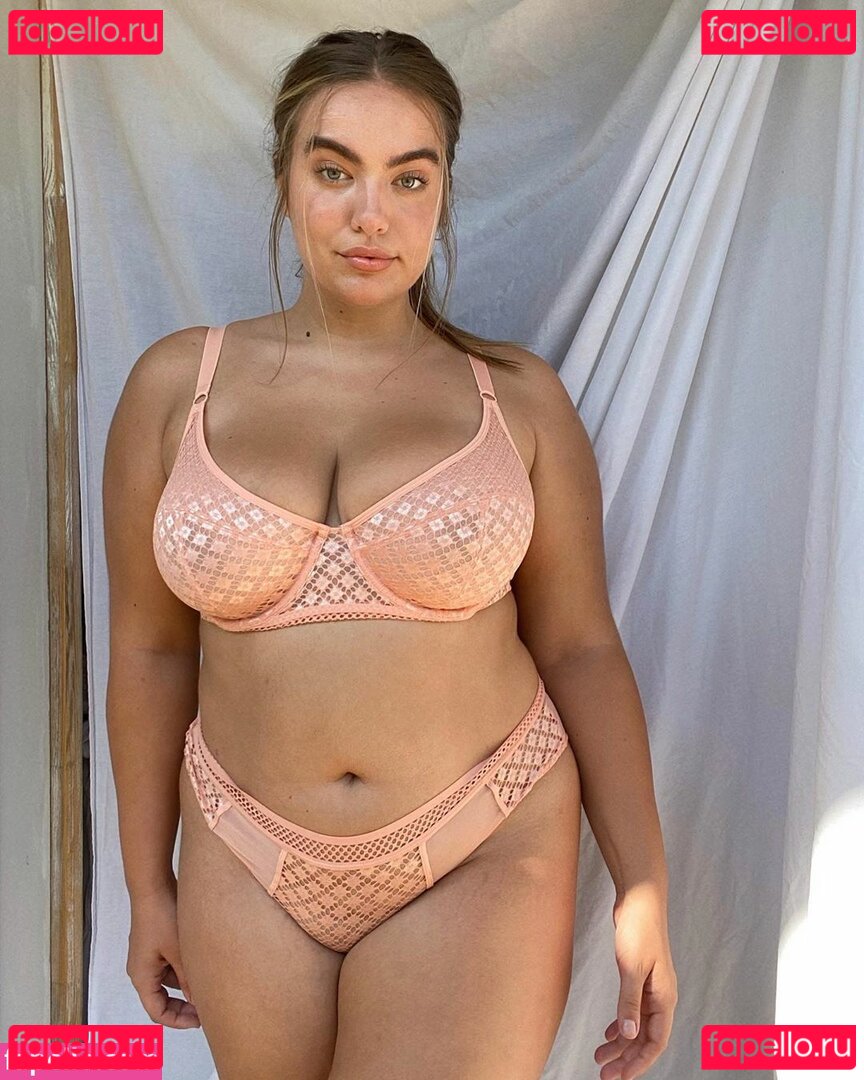Julia Berit Nude Onlyfans Photo 11