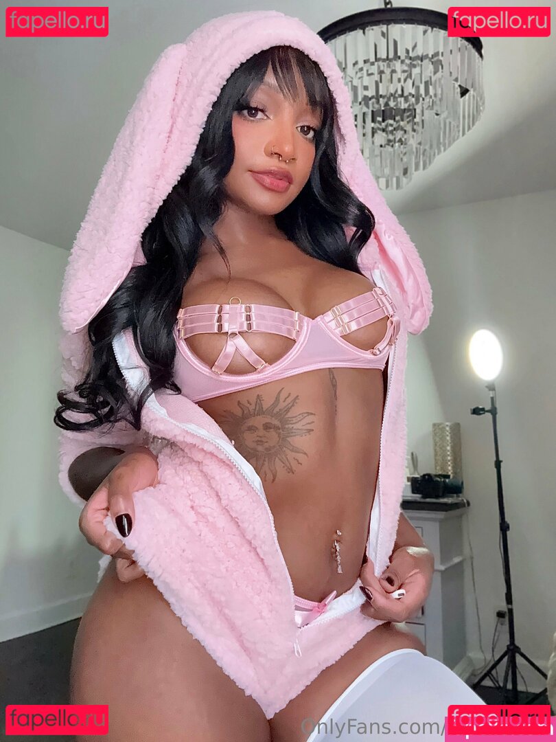 Kay Bear Nude Onlyfans Photo 5