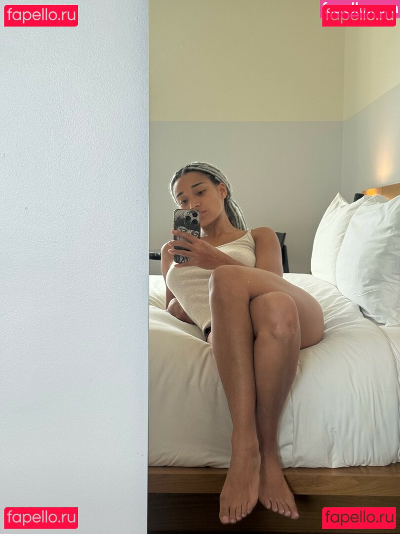 Amandla Stenberg Nude Onlyfans Photo 6