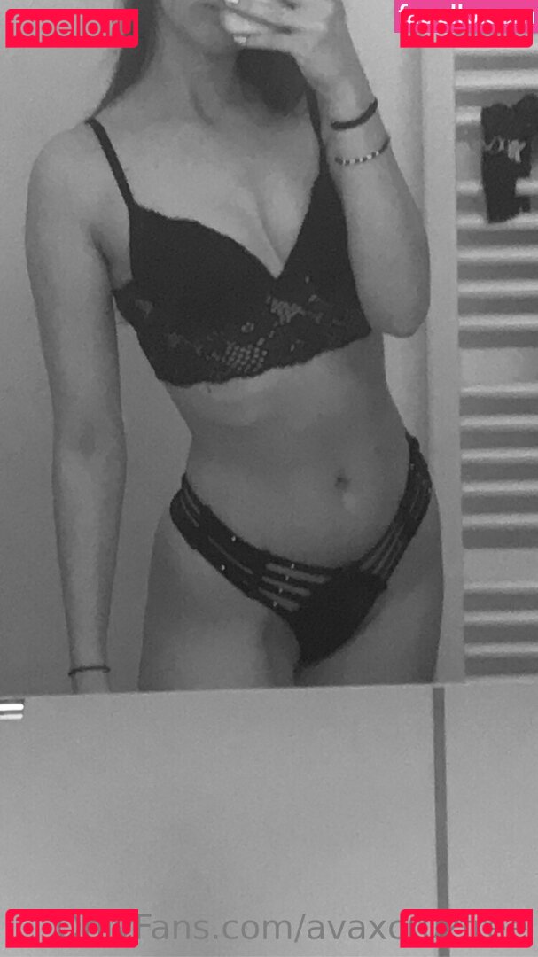 Avaxcruz Nude Onlyfans Photo 28