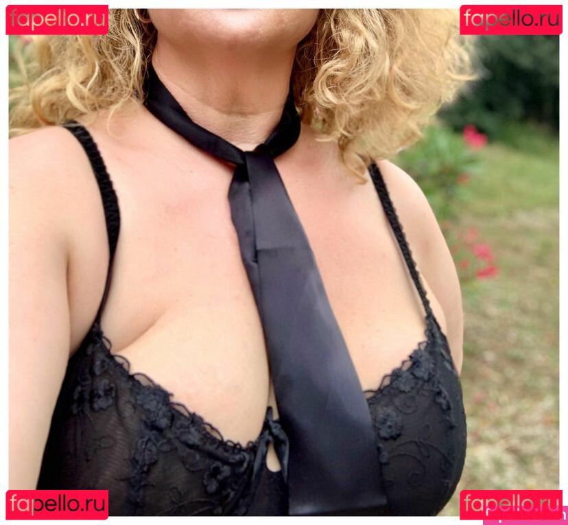 Sassy Green Nude Onlyfans Photo 43