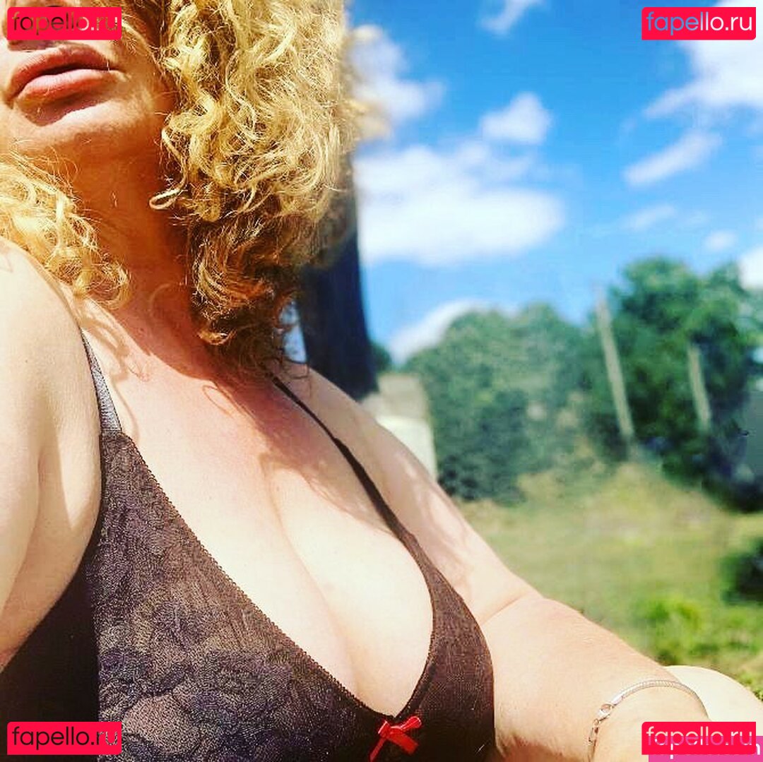 Sassy Green Nude Onlyfans Photo 36