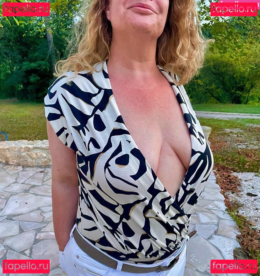 Sassy Green Nude Onlyfans Photo 24