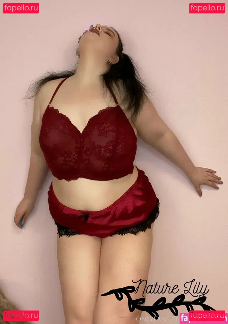 naturebabylily Onlyfans Photo Gallery 