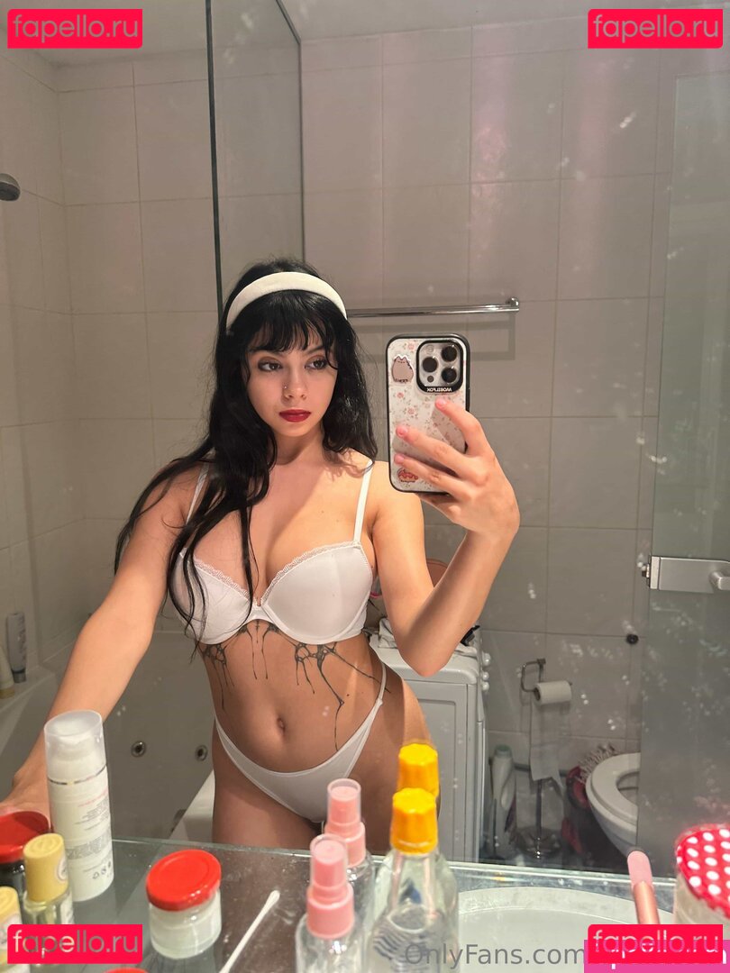 Maya VIP Nude Onlyfans Photo 14