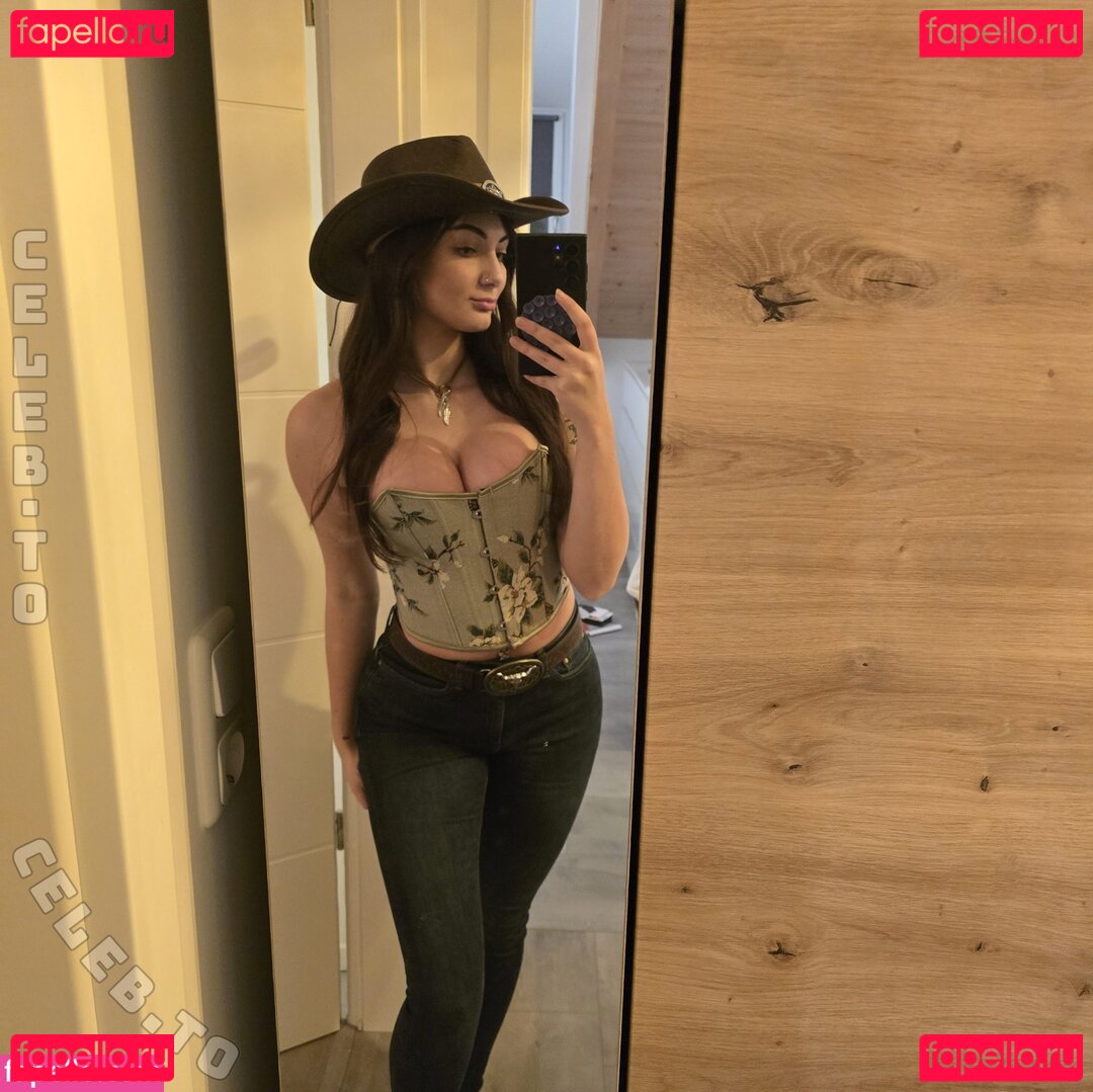 Lilly Berryy Nude Onlyfans Photo 22