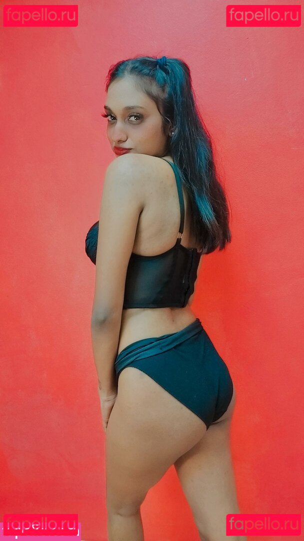 Sri Lankan Nude Onlyfans Photo 5
