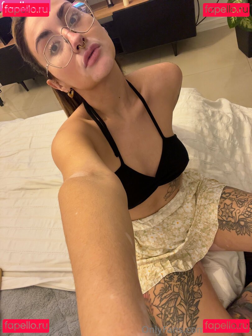 emiilyhot Nude Onlyfans Photo 8