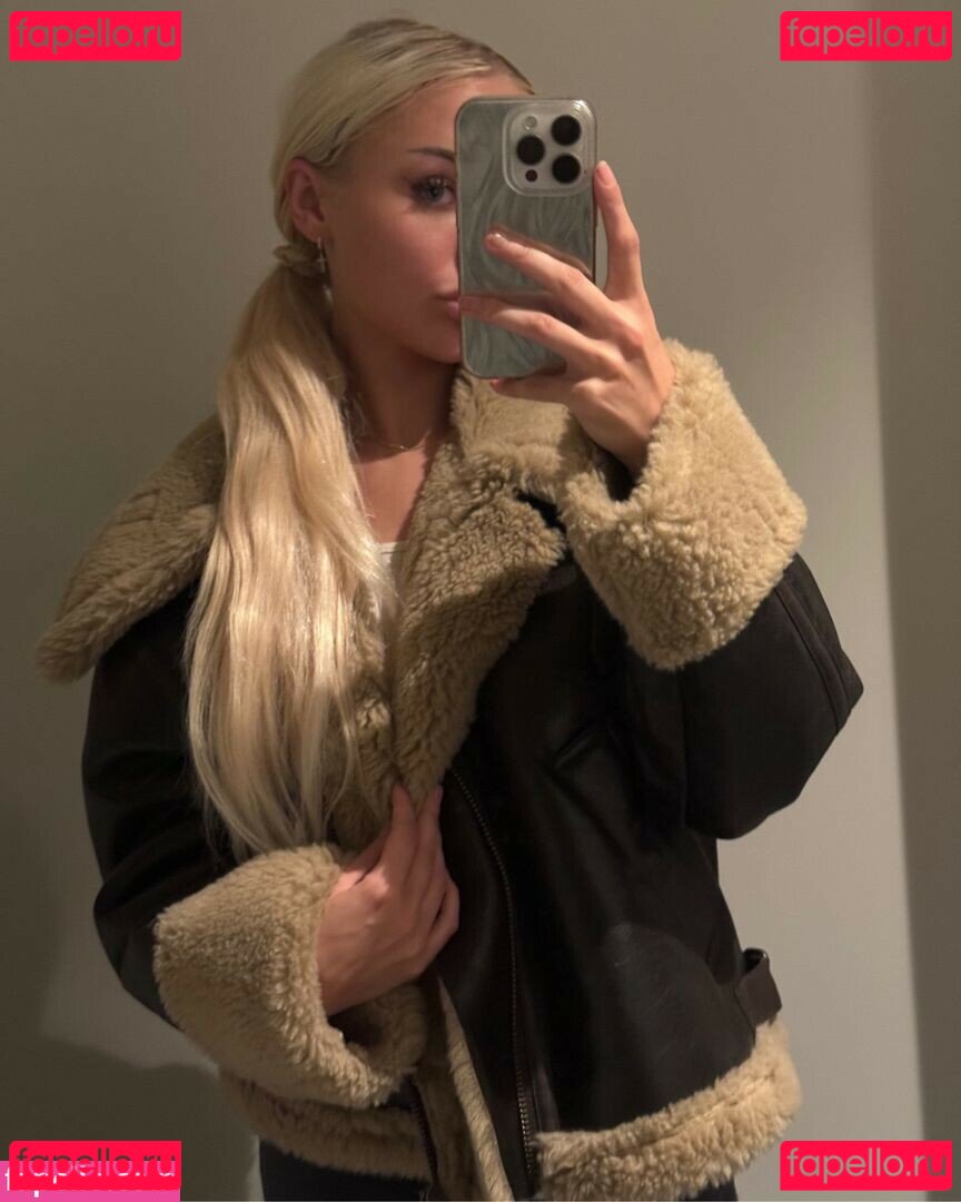 Lisa Pedersen Nude Onlyfans Photo 23