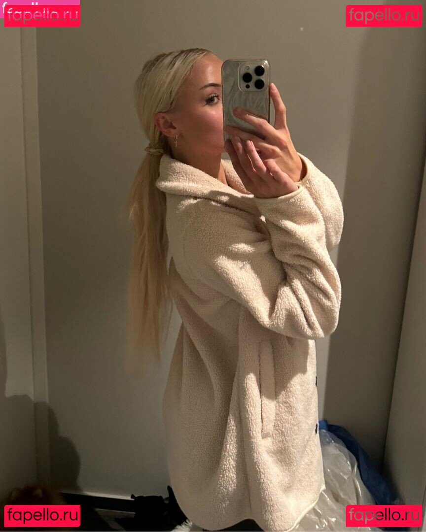 Lisa Pedersen Nude Onlyfans Photo 22