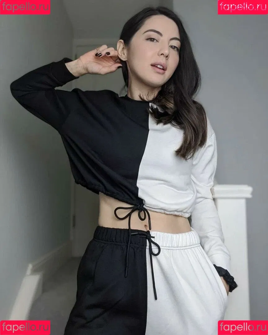 Jane Douglas Onlyfans Photo Gallery 