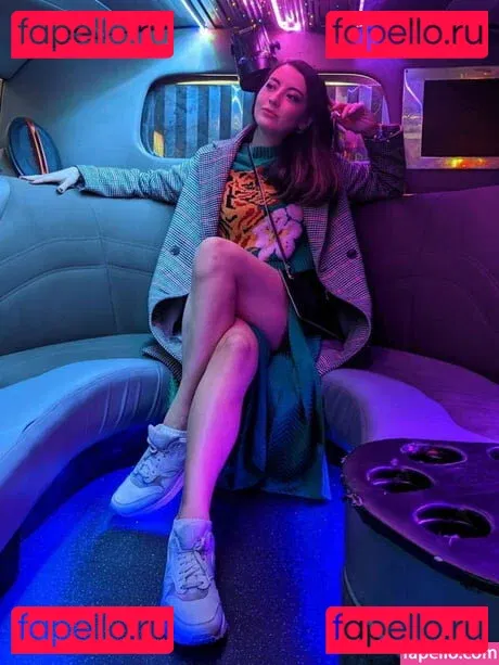 Jane Douglas Onlyfans Photo Gallery 