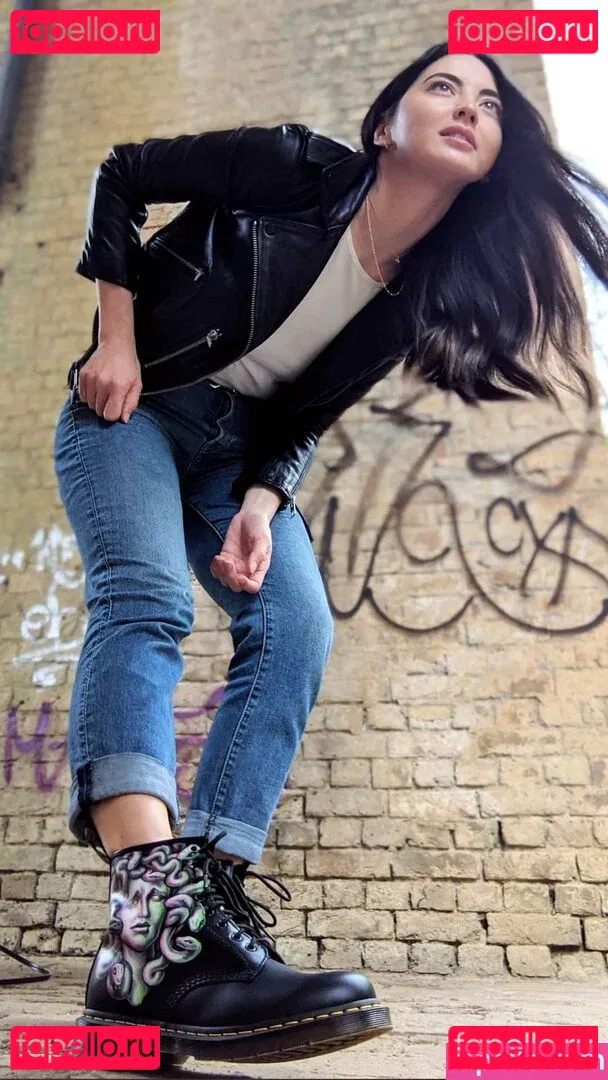 Jane Douglas Onlyfans Photo Gallery 