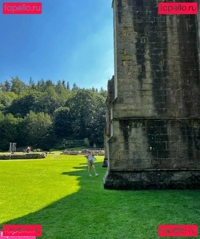 Jane Douglas Onlyfans Photo Gallery 