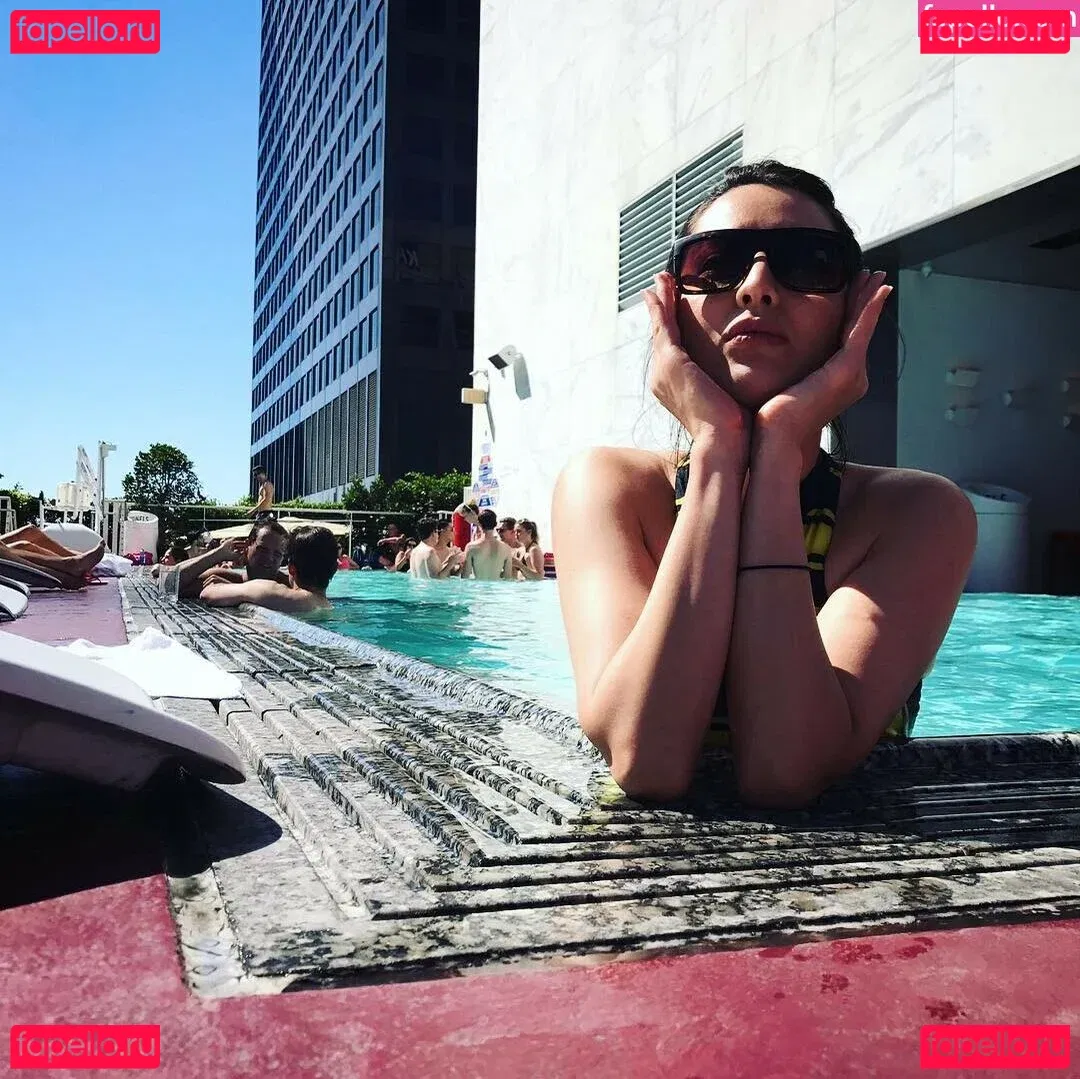 Jane Douglas Onlyfans Photo Gallery 