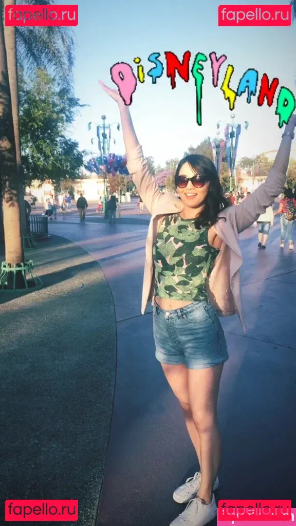 Jane Douglas Onlyfans Photo Gallery 