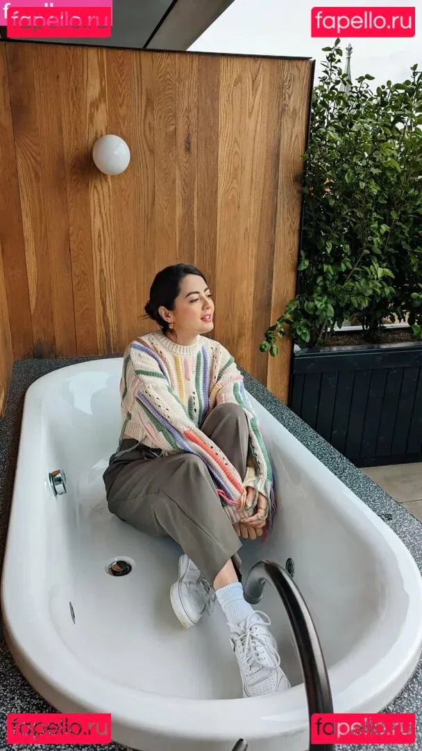 Jane Douglas Onlyfans Photo Gallery 