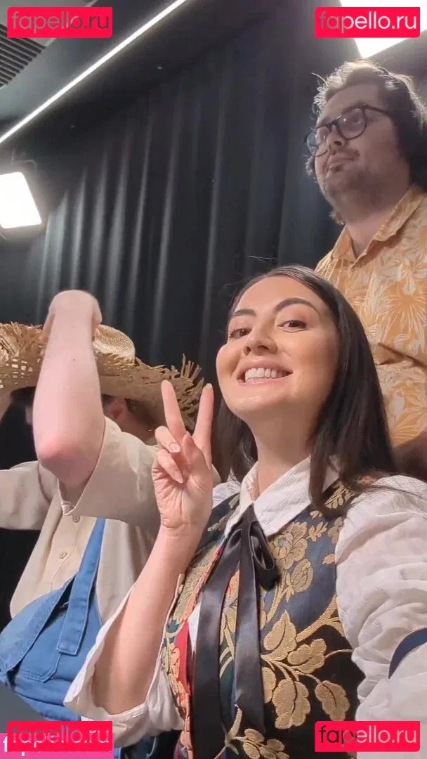 Jane Douglas Onlyfans Photo Gallery 