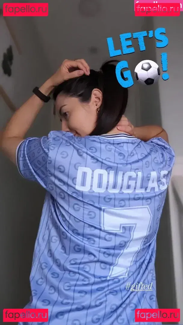 Jane Douglas Onlyfans Photo Gallery 