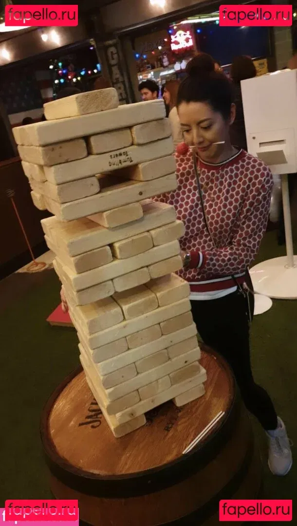 Jane Douglas Onlyfans Photo Gallery 