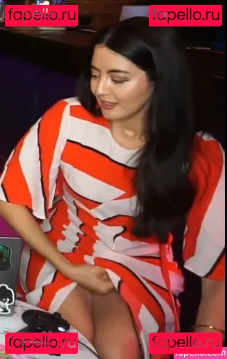 Jane Douglas Onlyfans Photo Gallery 