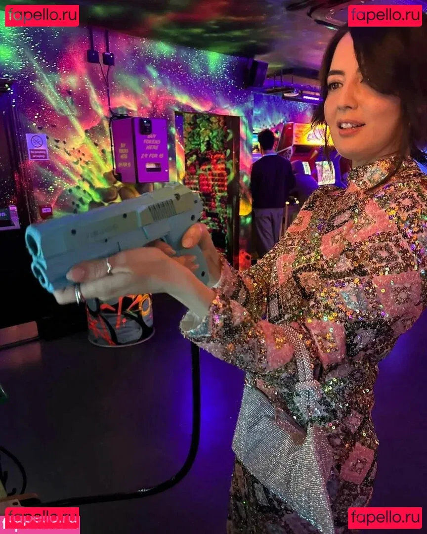 Jane Douglas Onlyfans Photo Gallery 